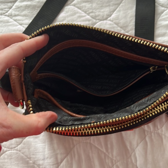 SOLDSteve Madden cross body - Picture 2 of 4